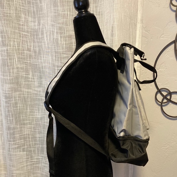 DSW Daypack Backpack - Picture 2 of 10